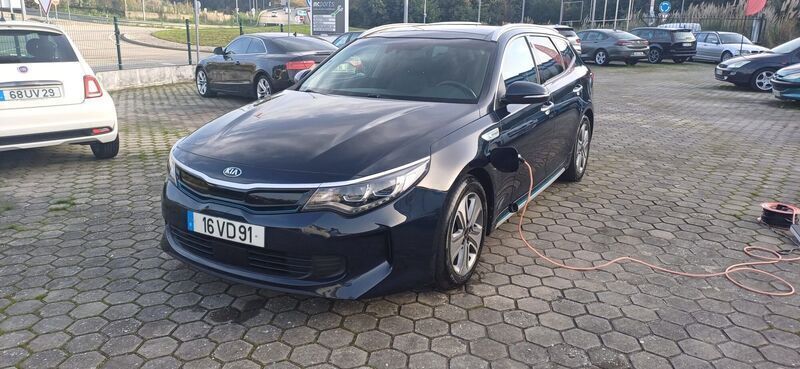 Azul Usado 2018 Kia Optima Carrinha | € 19.950 - Imagem 1/4