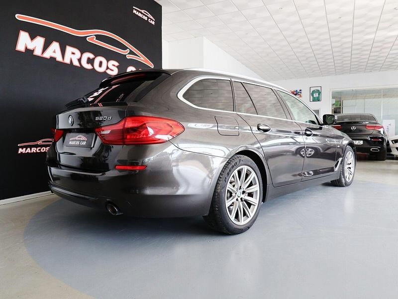 Usado BMW 520 Sport Line 163 HP (119 kW) 2017 Castanho Carrinha