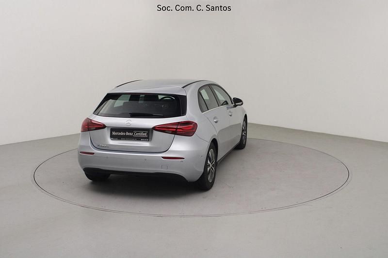 Usado Mercedes A180 Advanced 116 HP (85 kW) 2025 Cinza Sedan