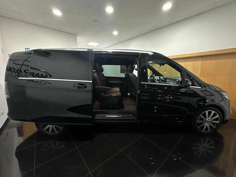 Usado Mercedes V250 190 HP (139 kW) 2025 Cinzento Monovolume