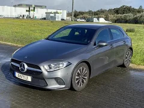 Usado Mercedes A160 109 HP (80 kW) 2022 Cinza