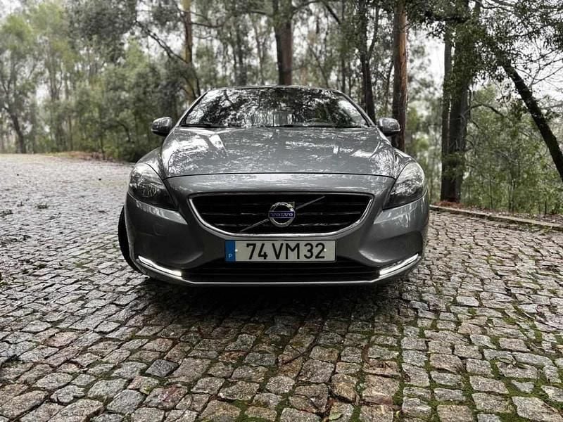 Usado Volvo V40 120 HP (88 kW) 2016 Cinzento