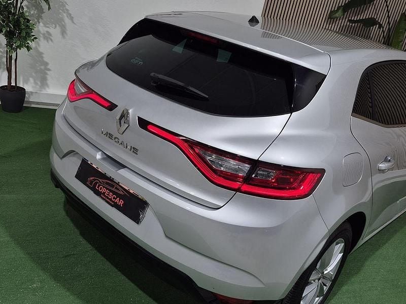Usado Renault Mégane IV 90 HP (66 kW) 2018 Sedan