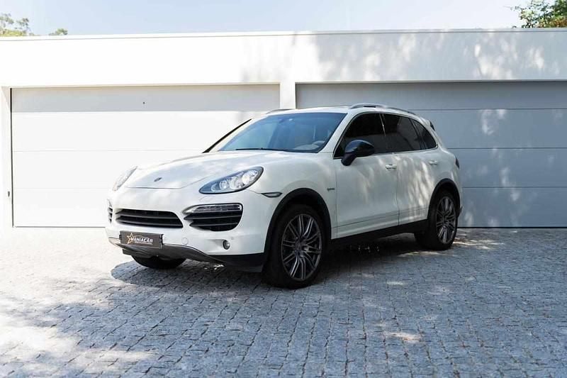 Branco Usado 2010 Porsche Cayenne SUV | € 24.900 - Imagem 1/4