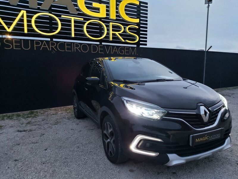 Usado Renault Captur 110 HP (80 kW) 2018 Preto SUV