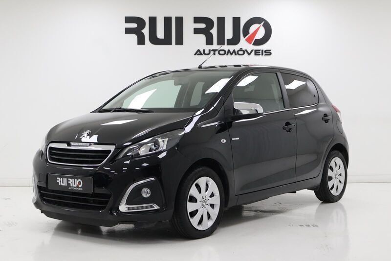 Preto Usado 2021 Peugeot 108 Style Citadino | € 11.900 (Preço justo) - Imagem 1/4