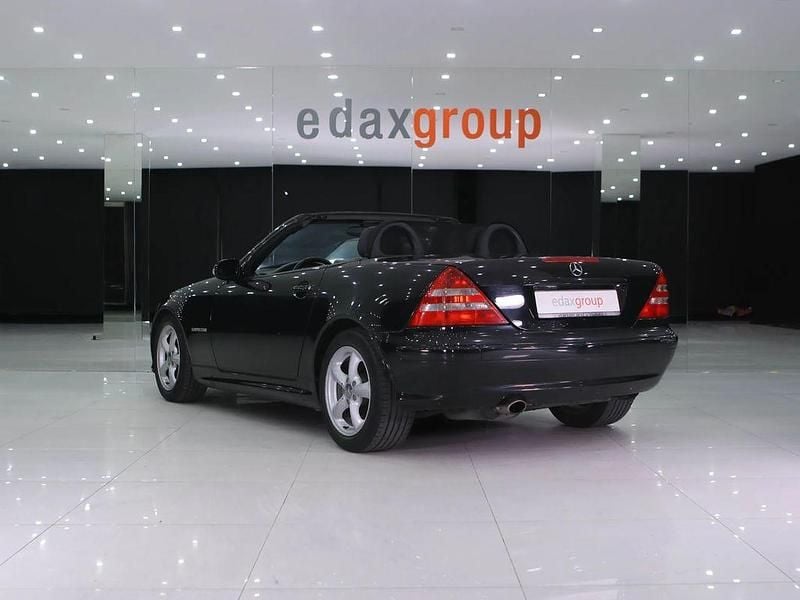 Usado Mercedes SLK200 163 HP (119 kW) 2003 Preto Cabrios