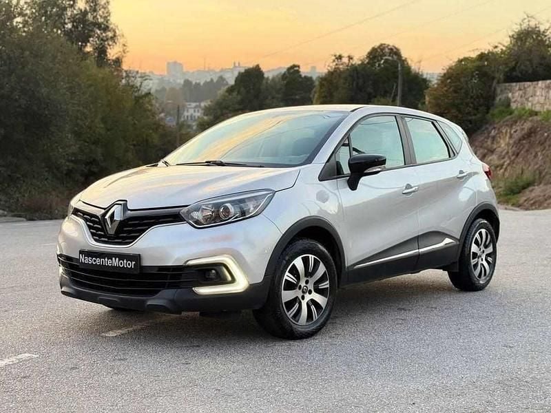 Cinzento Usado 2018 Renault Captur SUV | € 11.950 (Bom preço) - Imagem 1/4