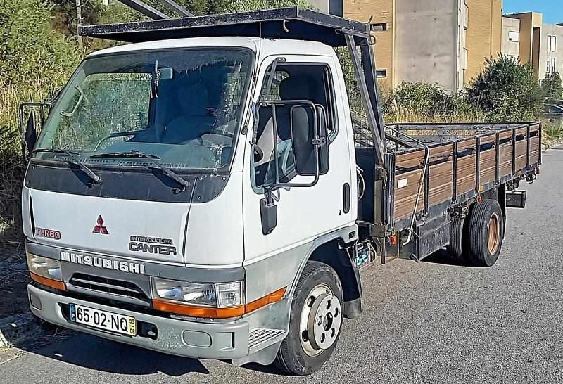 Branco Usado 1999 Mitsubishi Canter | € 8.500 - Imagem 1/4
