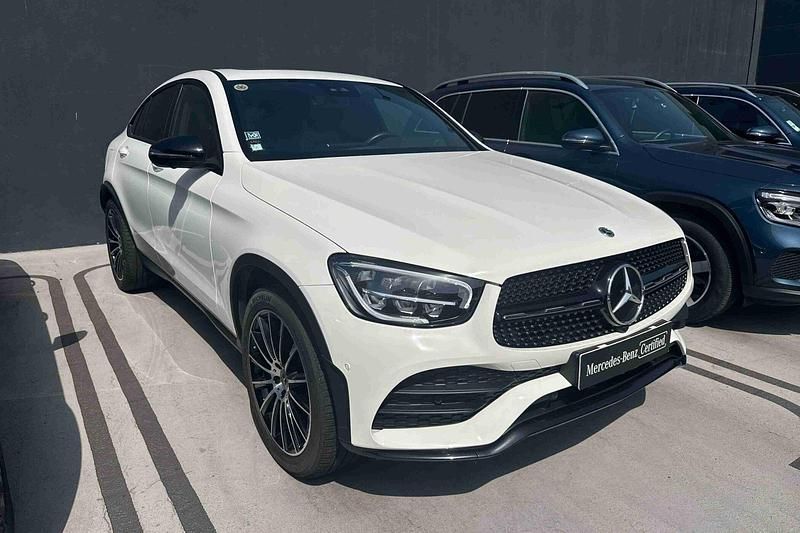 Branco Usado 2022 Mercedes GLC300 SUV | € 58.900 (Preço elevado) - Imagem 1/4