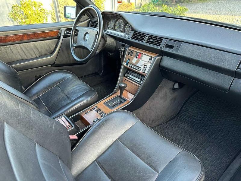 Usado Mercedes E300 190 HP (139 kW) 1988 Coupé