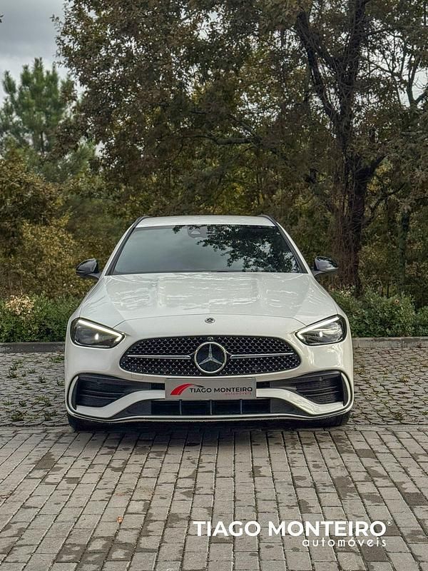 Usado Mercedes C300 Advanced 313 HP (230 kW) 2023 Branco Carrinha