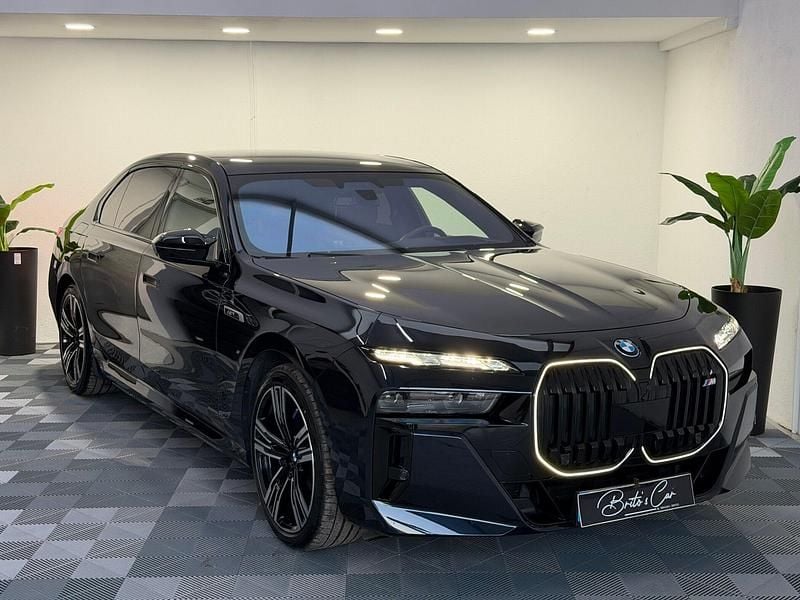 Azul Usado 2024 BMW 760 Sedan | € 149.990 - Imagem 1/4