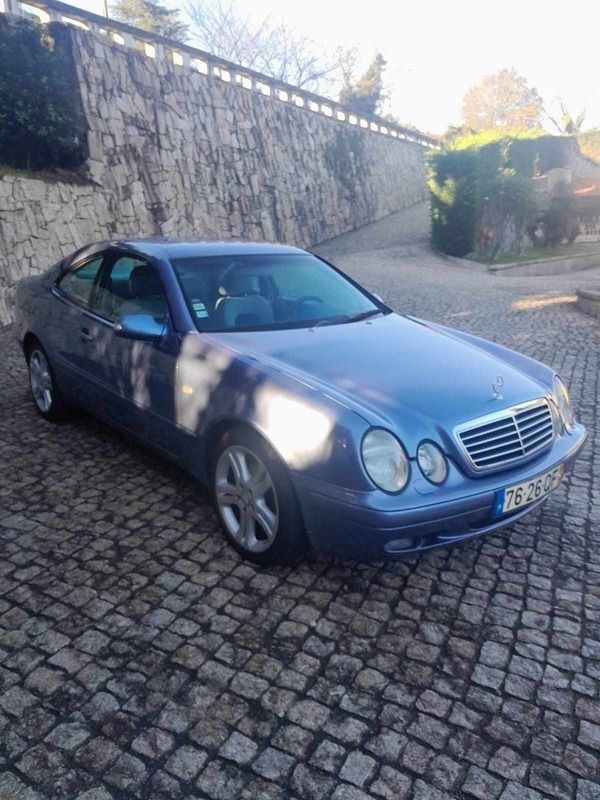 Usado Mercedes CLK230 Avantgarde 193 HP (141 kW) 1997 Azul Coupé