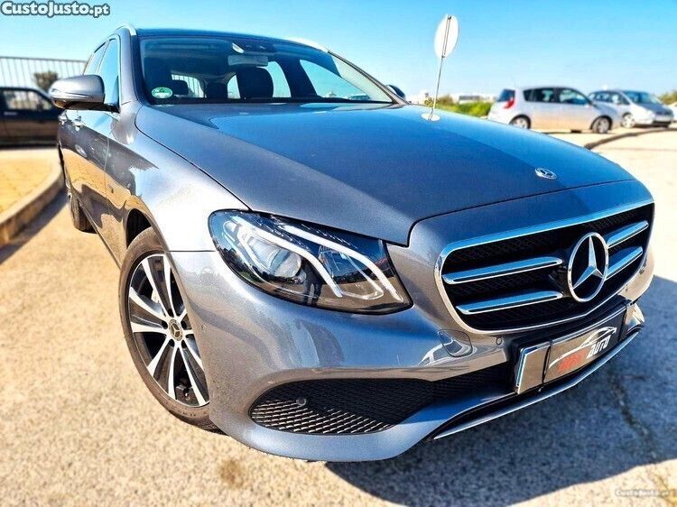 Cinza Usado 2020 Mercedes E300 Avantgarde Sedan | € 46.900 (Preço justo) - Imagem 1/1