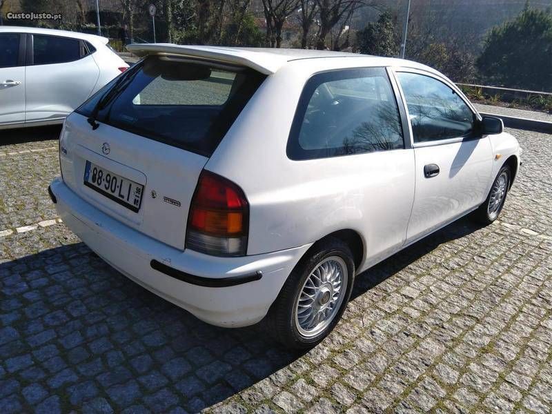 Mazda 323 1998
