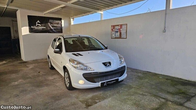 Branco Usado 2011 Peugeot 206 CC Cabrios | € 6.750 - Imagem 1/1