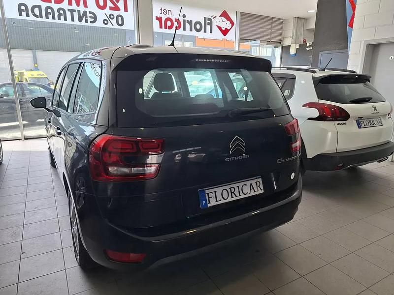 Usado Citroën Grand C4 Picasso Live 130 HP (95 kW) 2019 Preto Monovolume
