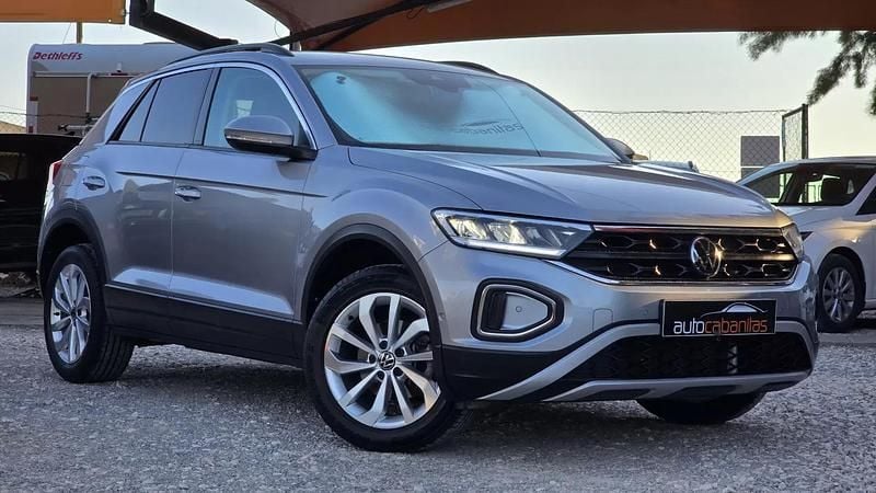 Usado VW T-Roc Life 110 HP (80 kW) 2023 Cinza SUV
