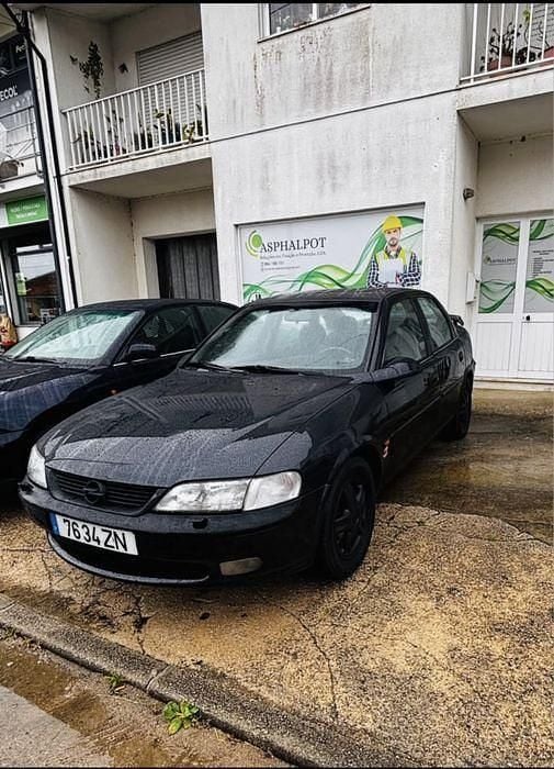 Usado 1998 Opel Vectra Sedan | € 1.500 - Imagem 1/4