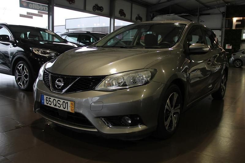 Usado Nissan Pulsar 110 HP (80 kW) 2015 Cinzento Citadino
