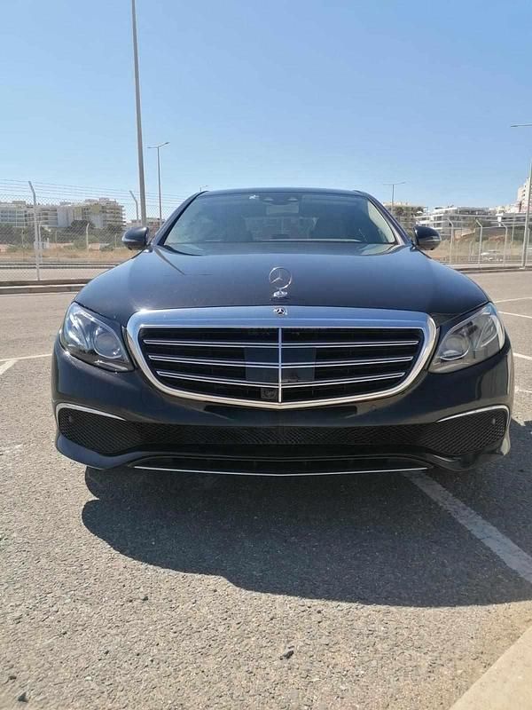 Usado Mercedes E220 194 HP (142 kW) 2019 Preto Coupé