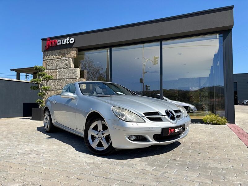 Cinza Usado 2005 Mercedes SLK200 Cabrios | € 18.500 - Imagem 1/4