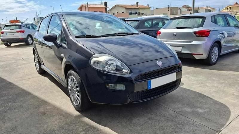 Usado Fiat Punto S 69 HP (50 kW) 2014 Preto Citadino