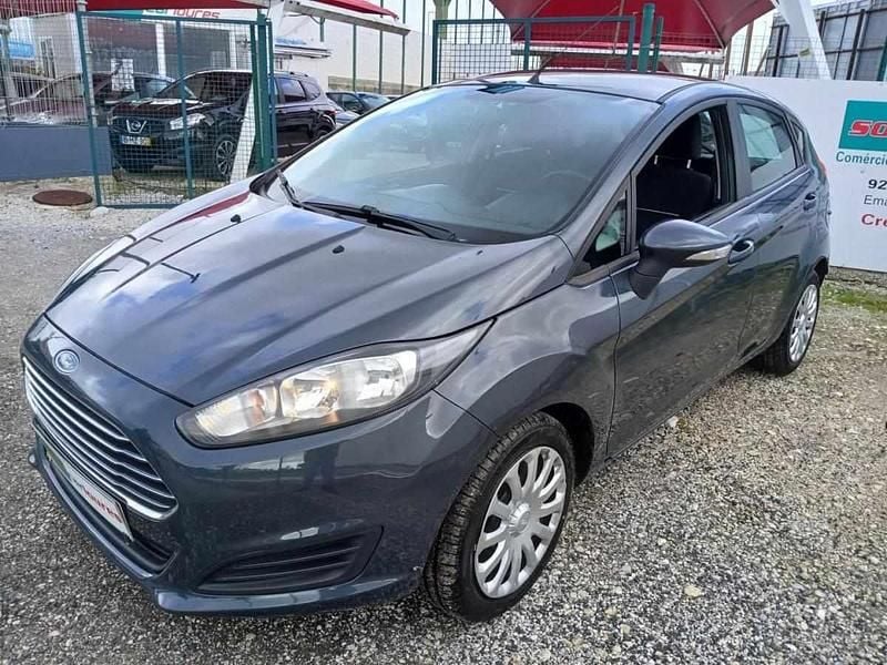 Usado Ford Fiesta Trend 75 HP (55 kW) 2013 Cinza Citadino