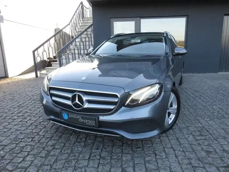 Usado Mercedes E200 150 HP (110 kW) 2017 Cinzento Carrinha