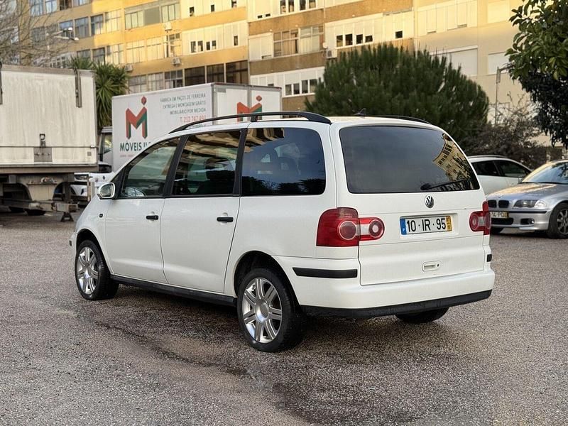 Usado VW Sharan Comfortline 115 HP (84 kW) 2007 Branco Monovolume