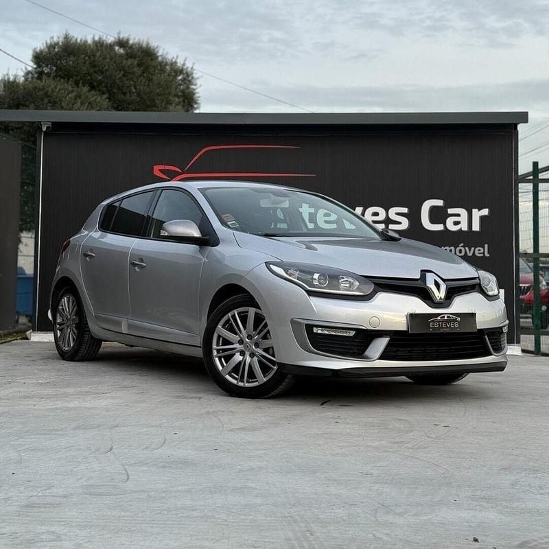 Cinza Usado 2014 Renault Mégane GT Line GT-Line Sedan | € 10.950 - Imagem 1/4