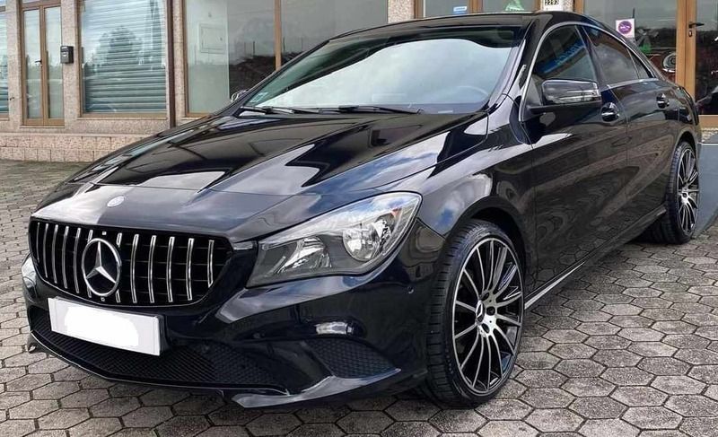 Preto Usado 2015 Mercedes CLA180 Sedan | € 18.500 (Preço justo) - Imagem 1/4