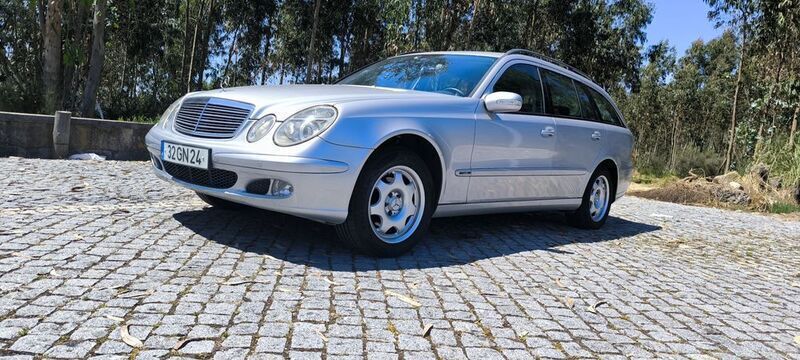 Usado 2004 Mercedes E220 Sedan | € 5.750 - Imagem 1/4