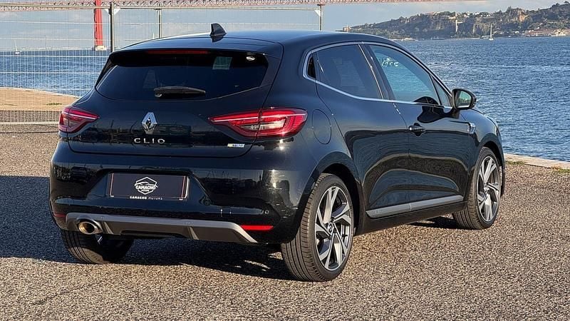 Usado Renault Clio V SE 67 HP (49 kW) 2022 Preto