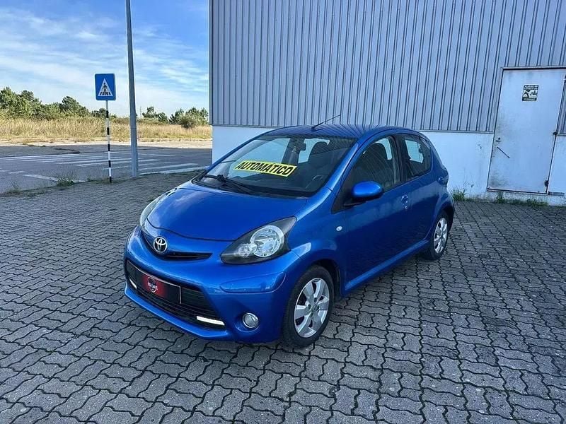 Azul Usado 2013 Toyota Aygo Style Citadino | € 8.790 - Imagem 1/4