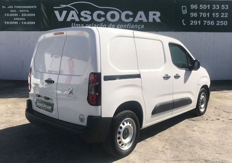 Usado Peugeot Partner Premium 130 HP (95 kW) 2021 Branco Monovolume