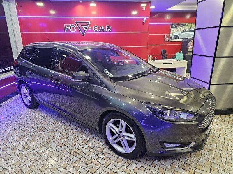 Usado Ford Focus Titanium 120 HP (88 kW) 2016 Cinza Sedan