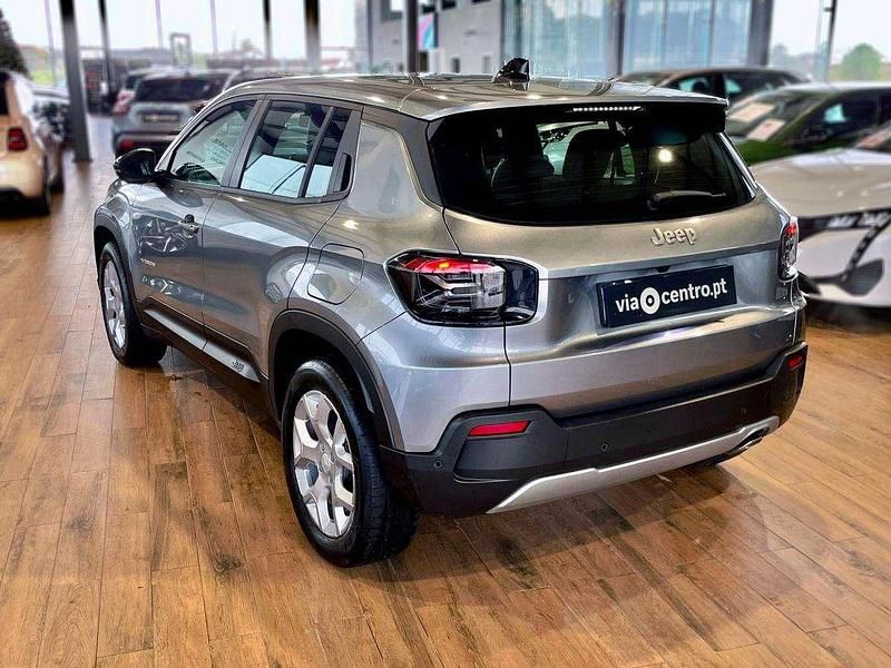Usado Jeep Avenger Altitude 101 HP (74 kW) 2024 Cinza SUV