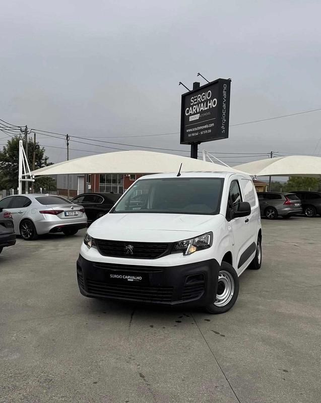 Branco Usado 2020 Peugeot Partner Monovolume | € 14.000 (Preço justo) - Imagem 1/4