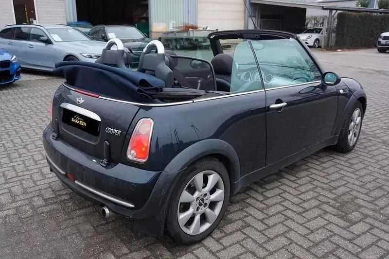 Usado Mini Cooper Cabriolet 115 HP (84 kW) 2005 Preto Cabrios
