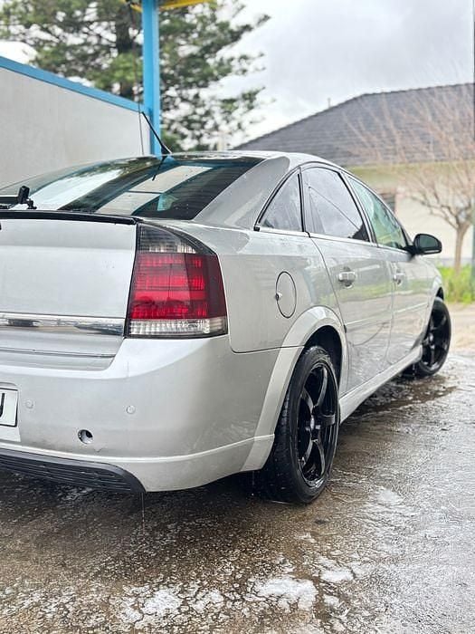 Usado Opel Vectra GTS 150 HP (110 kW) 2004 Sedan