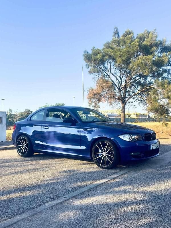 Azul Usado 2009 BMW 120 Coupé Coupé | € 10.950 (Preço justo) - Imagem 1/4