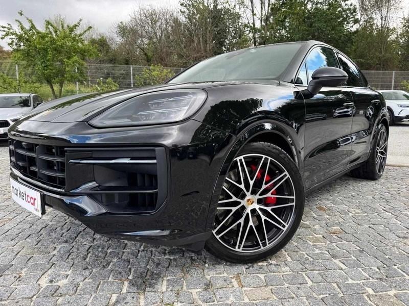 Preto Usado 2024 Porsche Cayenne SUV | € 153.900 - Imagem 1/4