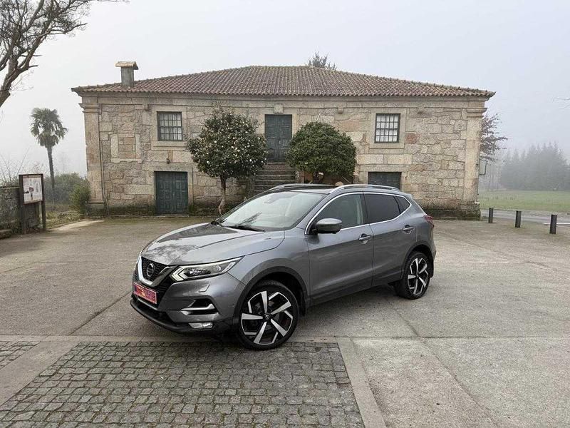 Cinzento Usado 2018 Nissan Qashqai SUV | € 18.990 - Imagem 1/4