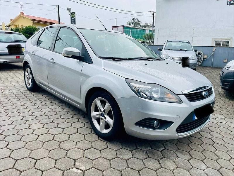Cinza Usado 2011 Ford Focus Trend | € 5.490 (Bom preço) - Imagem 1/4