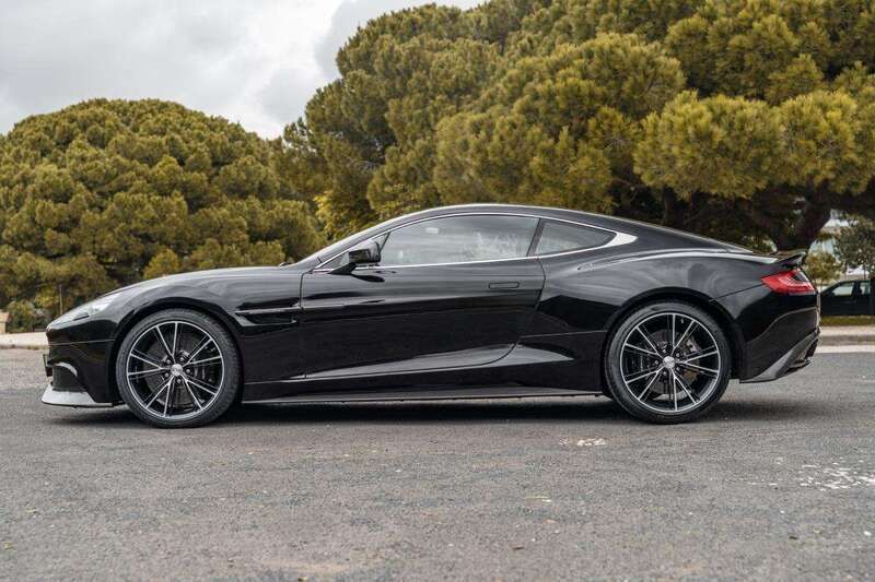 Usado Aston Martin Vanquish 573 HP (421 kW) 2012 Preto Coupé