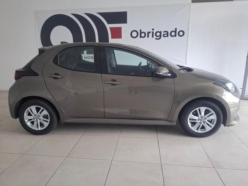 Usado Toyota Yaris Hybrid Comfort 115 HP (84 kW) 2024 Outro