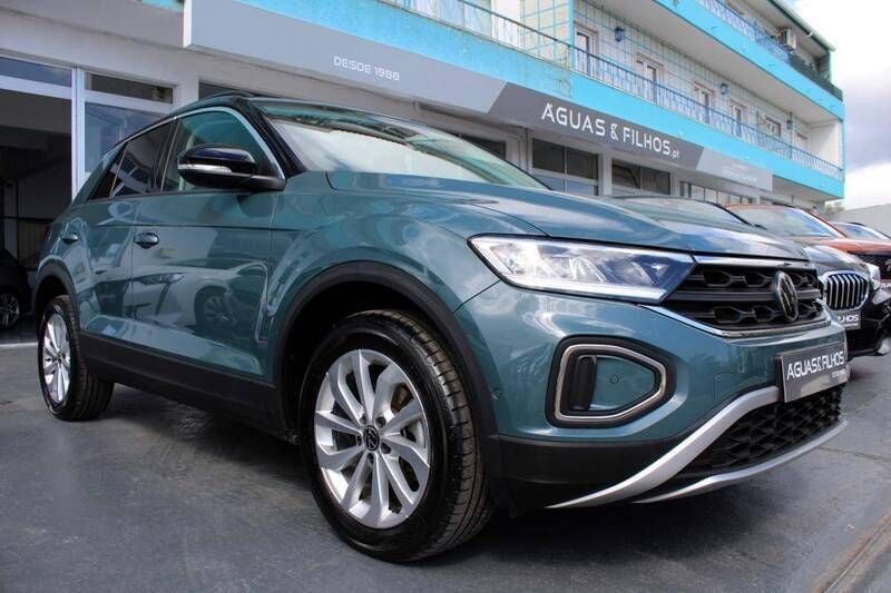 Cinza Usado 2024 VW T-Roc Life SUV | € 29.990 (Preço justo) - Imagem 1/4