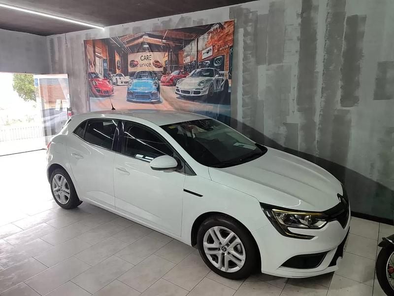 Usado Renault Mégane IV Experience 100 HP (73 kW) 2016 Branco Sedan